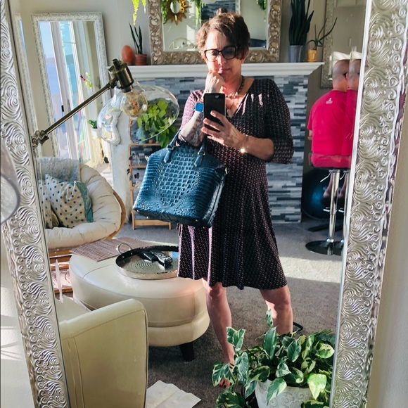 Meet your Posher, Lisa - Picture 2 of 4